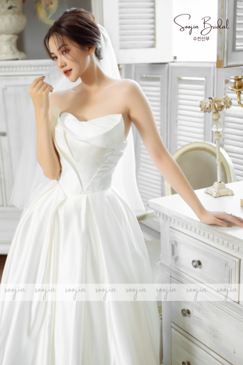 Renaissance Beauty - Vẻ đẹp Phục Hưng
